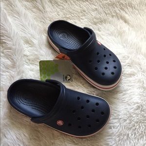 Crocs men’s 6 women’s 8